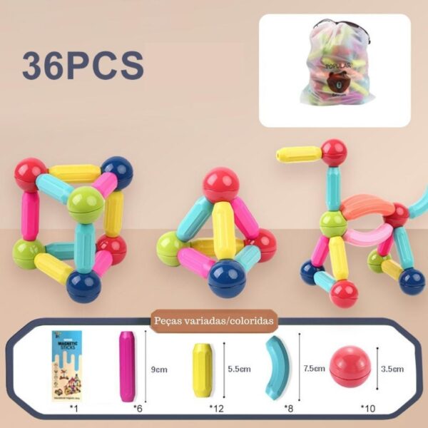 Un juego de construcción magnético de 36 piezas con varillas de colores y piezas en forma de bola. Las piezas se ensamblan en formas que deletrean "PAPÁ". El embalaje se muestra en la esquina superior derecha. A continuación se muestra un desglose de los tipos y cantidades de piezas. El texto lee "Peças variadas/coloridas.