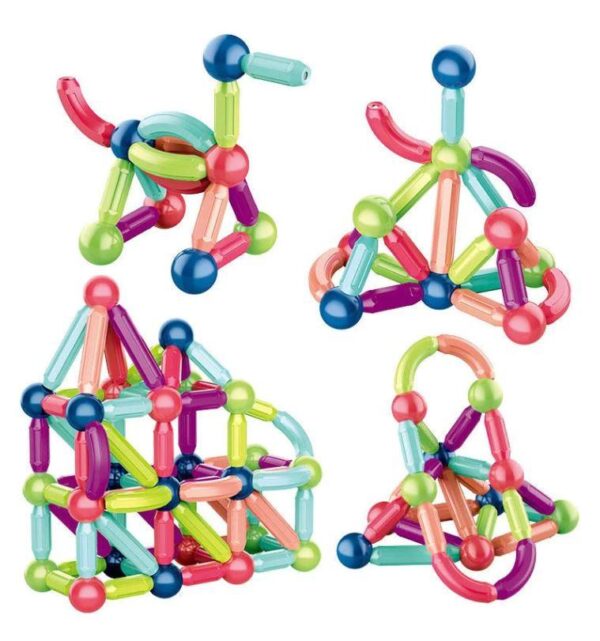 Se muestran varias esculturas de bolas y palos magnéticos de colores. Las estructuras incluyen una figura abstracta que se asemeja a un perro, una pirámide, una forma parecida a una casa y una pequeña estructura geométrica. Las piezas tienen colores brillantes en tonos de azul, rosa, verde y naranja.