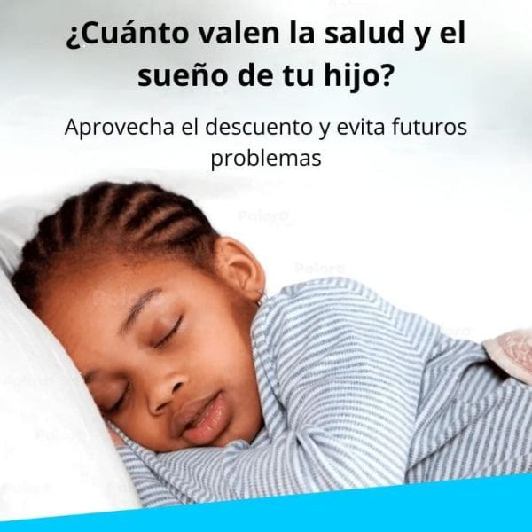 Un niño pequeño con el pelo trenzado duerme tranquilamente, apoyando la cabeza sobre los brazos cruzados. Texto en español promueve servicios de salud y descuentos para niños, incluido el Inhalador nebulizador NiceAir® - Portátil y ultrasilencioso (TOME 2 Y AHORRE).